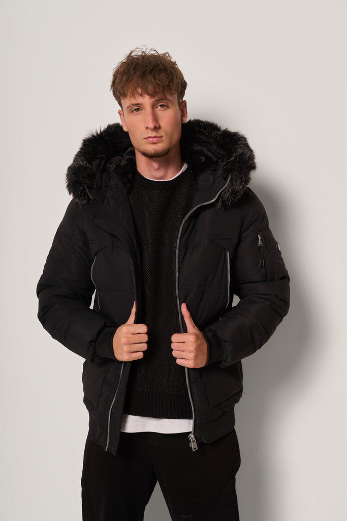 Giubbotto imbottito con cappuccio in pelliccia