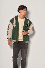 Carica l&#39;immagine nel visualizzatore di Gallery, Giubbotto college con scritte
