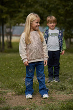 Carica l&#39;immagine nel visualizzatore di Gallery, Jeans bambina con decorazione cuori
