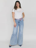 Jeans ampio con cintura raso