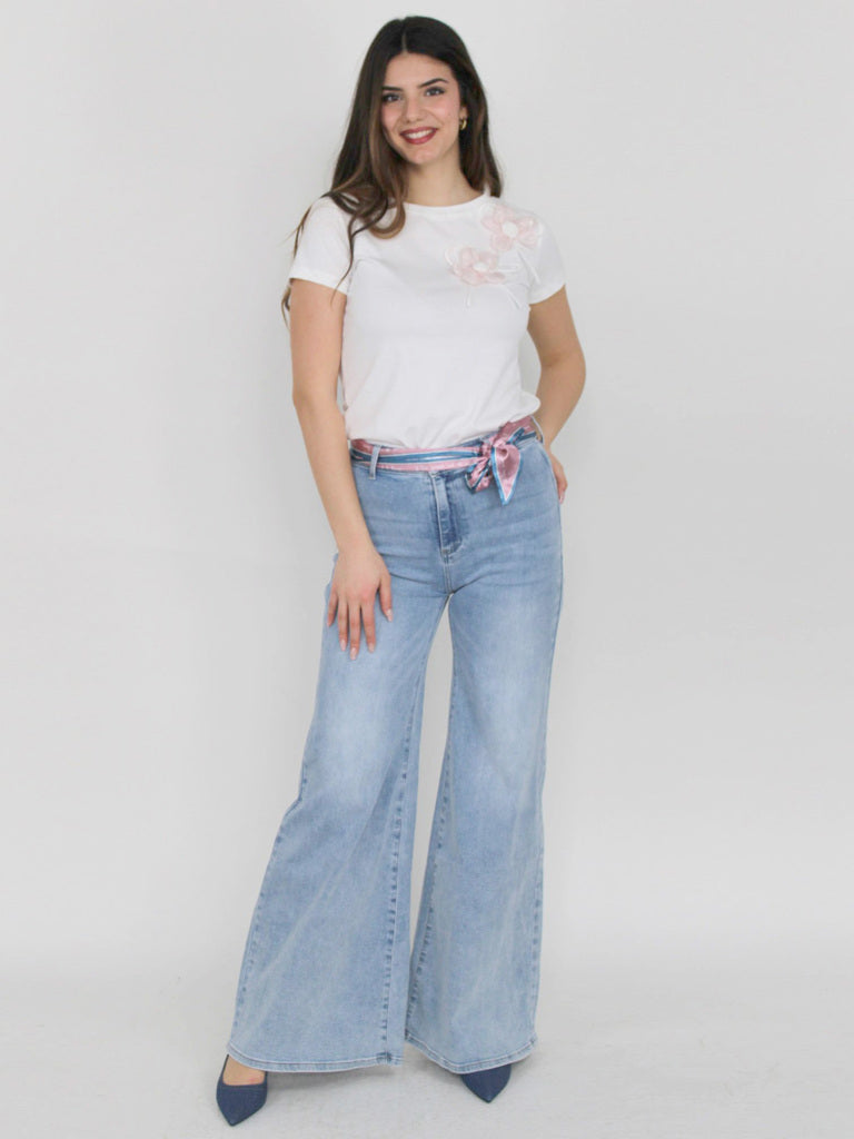 Jeans ampio con cintura raso