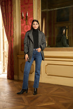 Carica l&#39;immagine nel visualizzatore di Gallery, Jeans dritto con spacchetto
