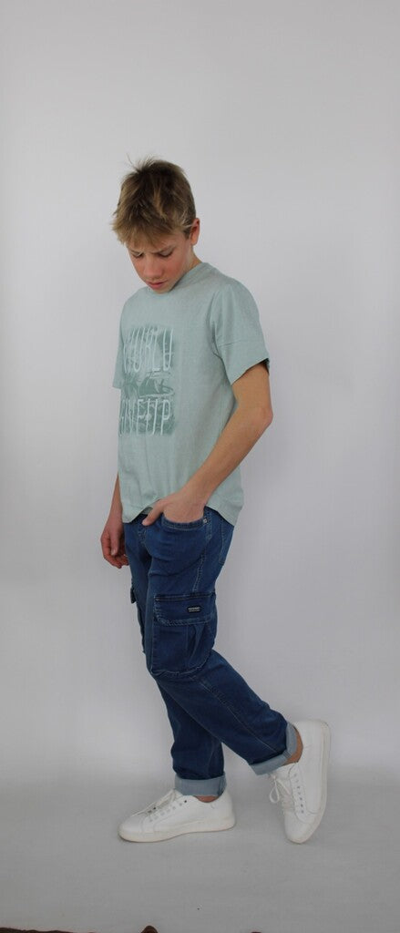 Jeans con tasconi e risvolti