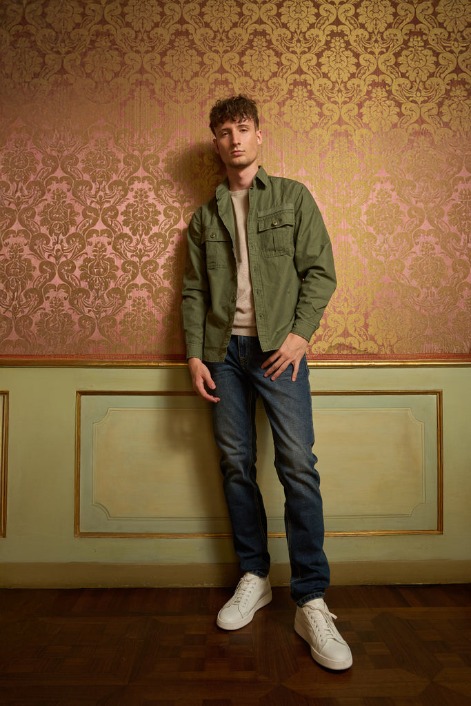 Jeans uomo dritti con baffature