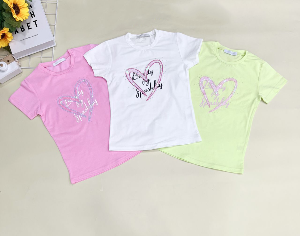 T-shirt con stampa e scritta