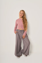 Carica l&#39;immagine nel visualizzatore di Gallery, Maglia brillantinata con nodo
