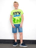 Completo t-shirt e bermuda denim