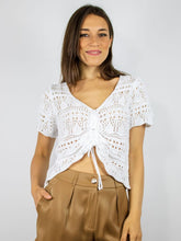 Carica l&#39;immagine nel visualizzatore di Gallery, Top cropped crochet

