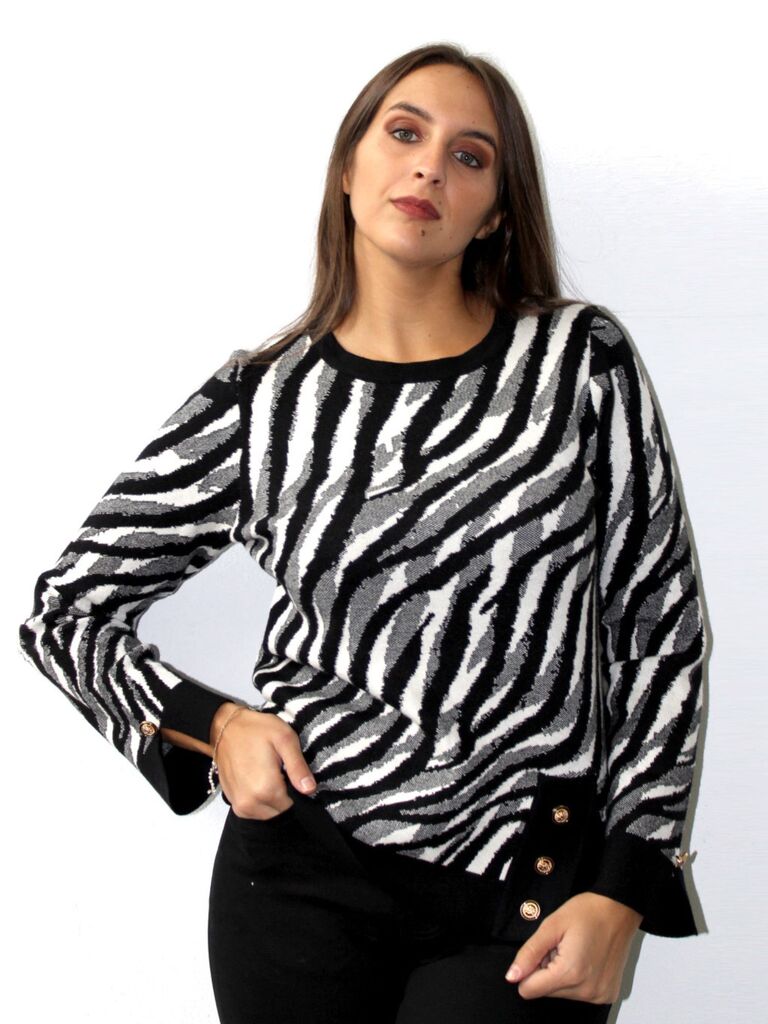 Maglia zebrata con bottoni gioiello