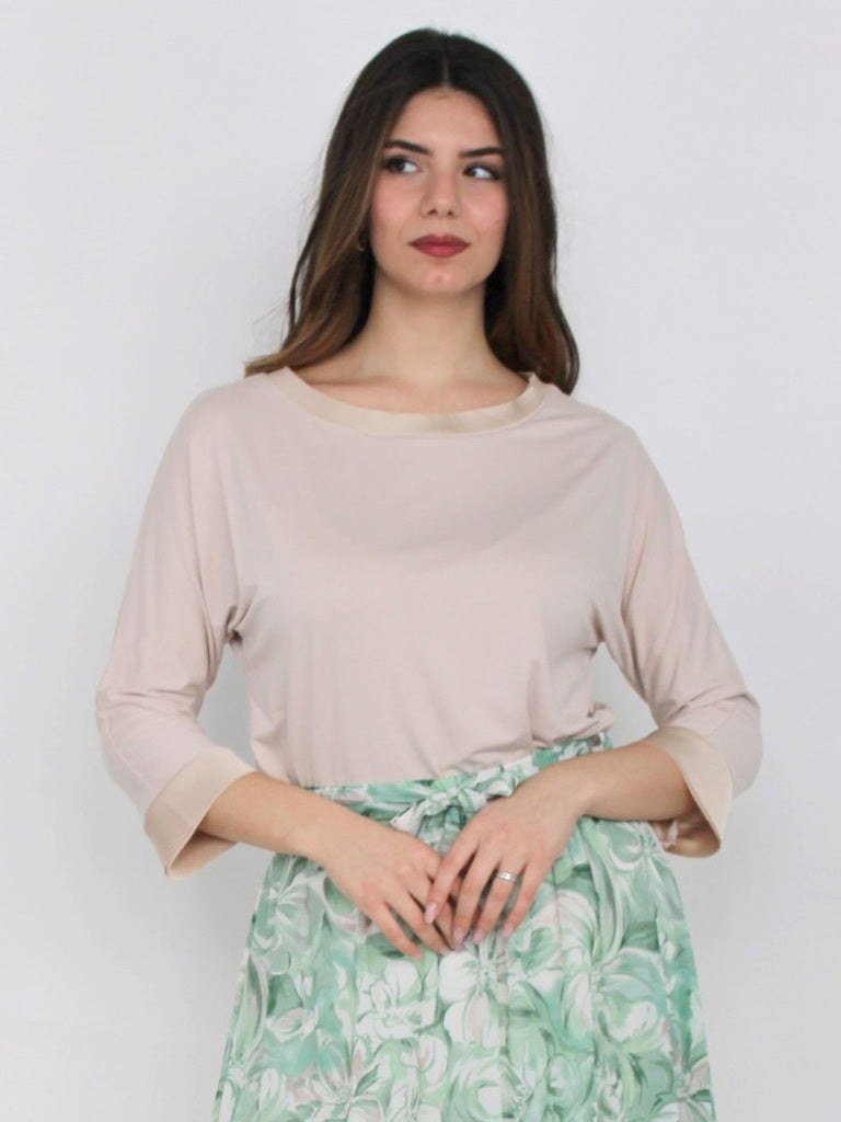 Maglia con profili raso