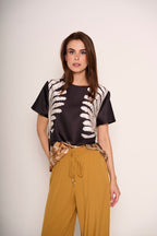 T-shirt girocollo con stampa di foglie