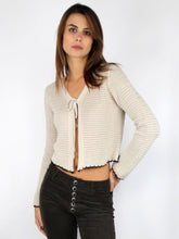 Carica l'immagine nel visualizzatore di Gallery, Cardigan traforato con laccetto
