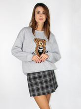 Carica l'immagine nel visualizzatore di Gallery, Felpa con orso applicato
