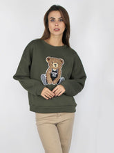 Carica l'immagine nel visualizzatore di Gallery, Felpa con orso applicato
