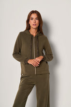 Carica l&#39;immagine nel visualizzatore di Gallery, Felpa con cappuccio e dettagli animalier
