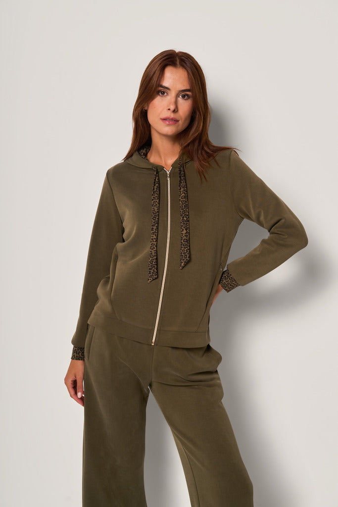 Felpa con cappuccio e dettagli animalier