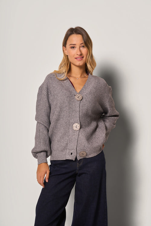 Cardigan con maxi bottoni