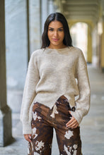 Carica l&#39;immagine nel visualizzatore di Gallery, Maglioncino con spacco
