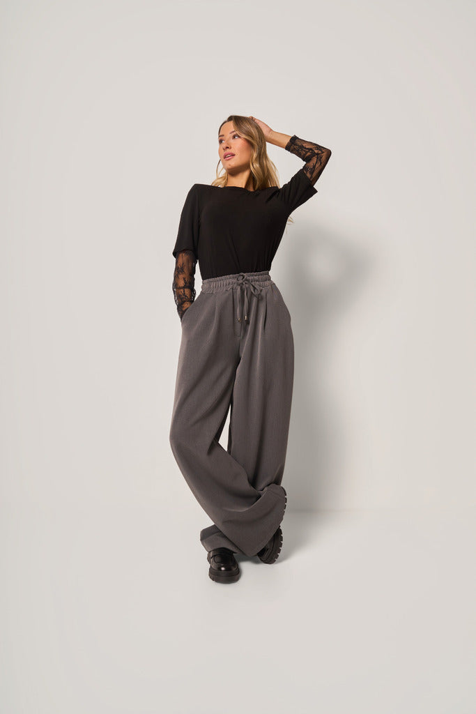 Maglia con maniche in pizzo donna