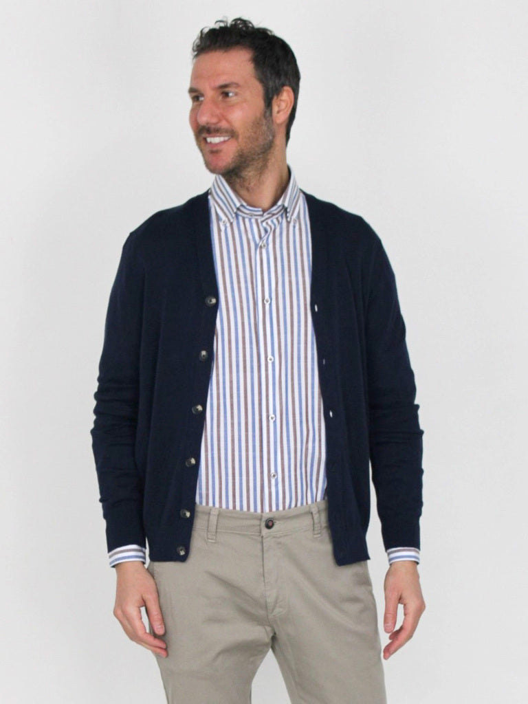 Cardigan abbottonato