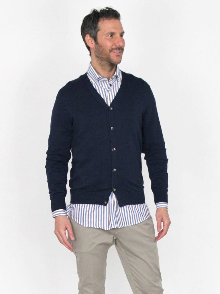 Cardigan abbottonato