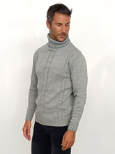 Carica l'immagine nel visualizzatore di Gallery, Dolcevita con trecce
