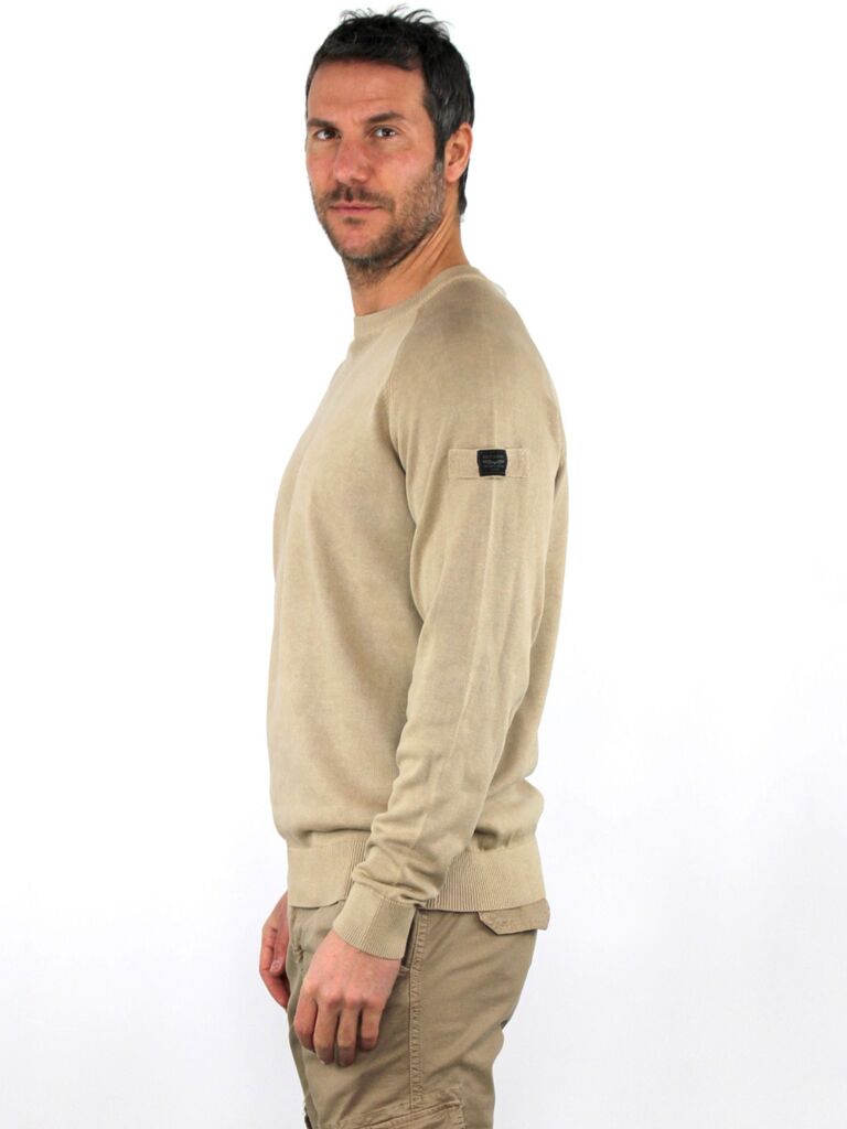 Pullover con profili rigati