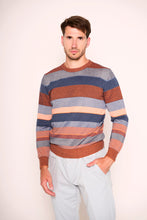 Carica l&#39;immagine nel visualizzatore di Gallery, Maglione uomo con girocollo rigato
