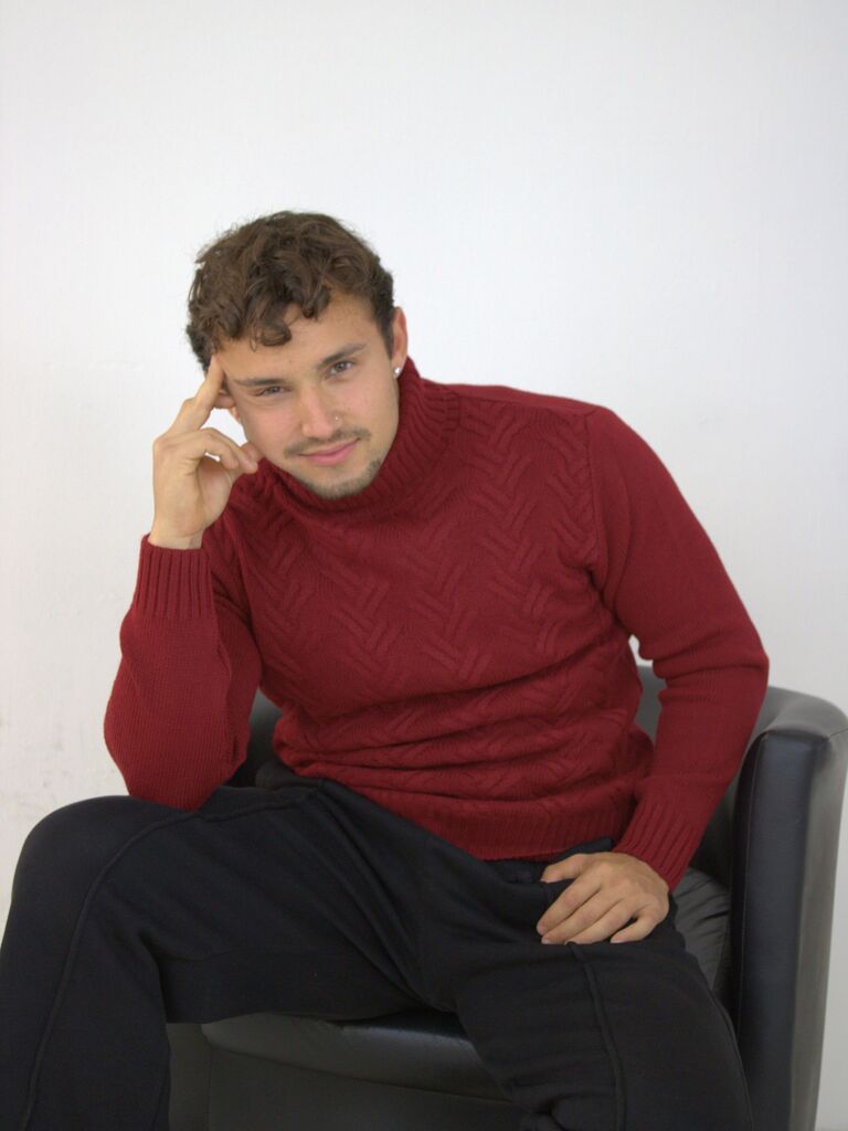MAGLIONE UOMO COLLO ALTO – LAVORAZIONE TRIDIMENSIONALE