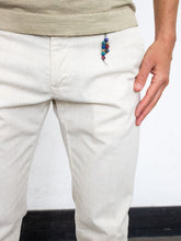 Carica l&#39;immagine nel visualizzatore di Gallery, Pantalone slim in cotone
