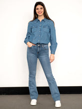 Carica l&#39;immagine nel visualizzatore di Gallery, Jeans a zampa
