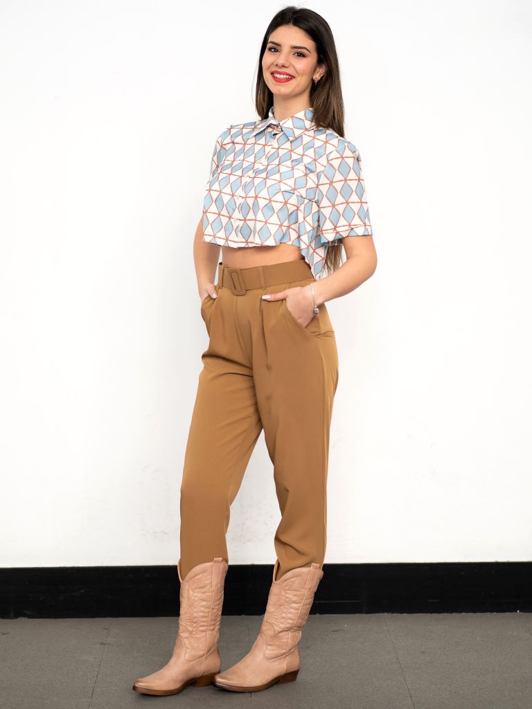 Pantalone vita alta con cintura