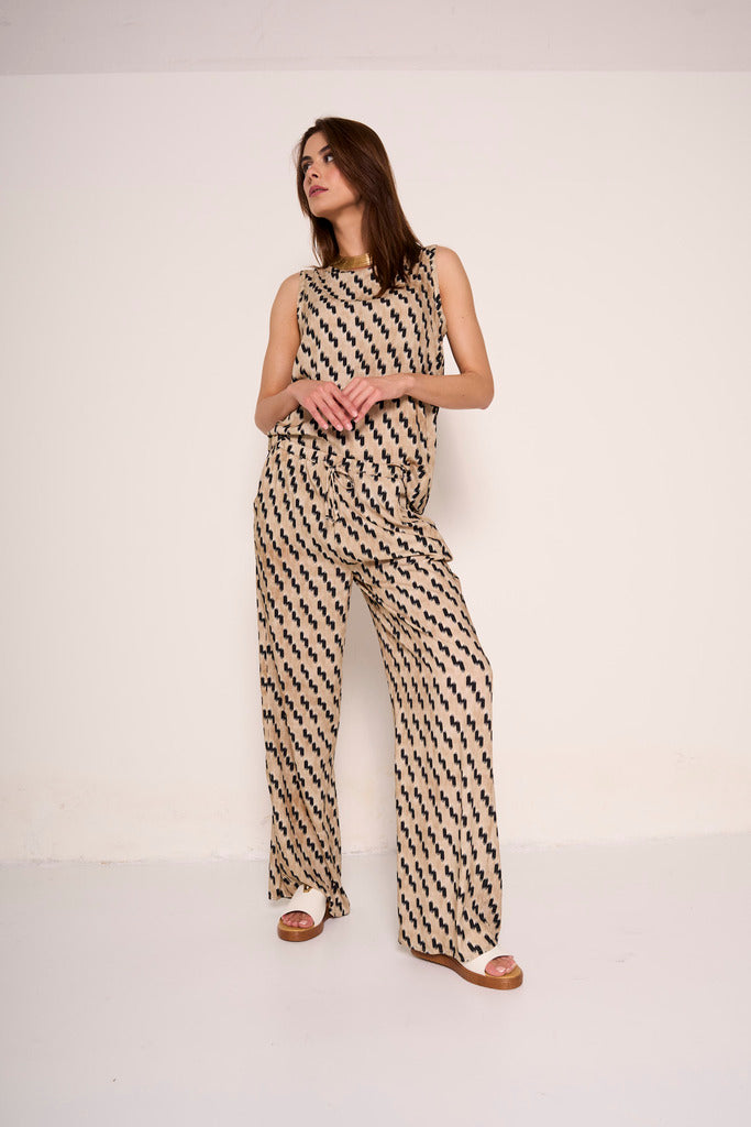 Pantalone ampio con fantasia