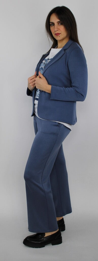 Pantalone morbido blu polvere con gamba dritta