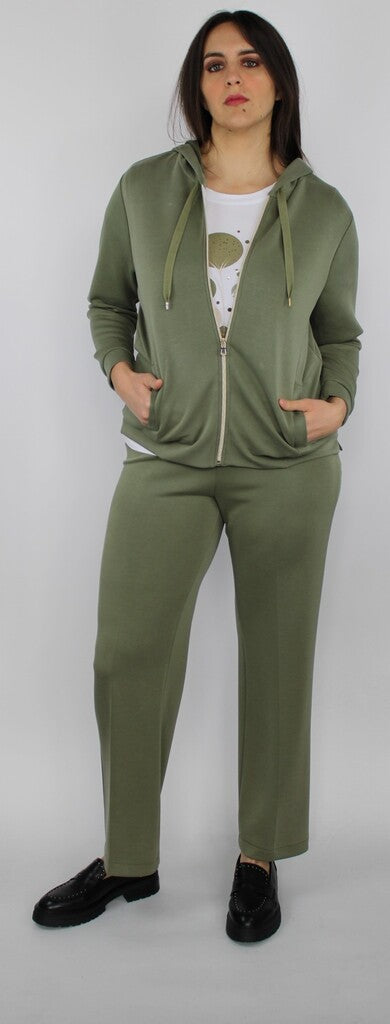 Pantalone donna verde salvia in tessuto morbido con gamba dritta