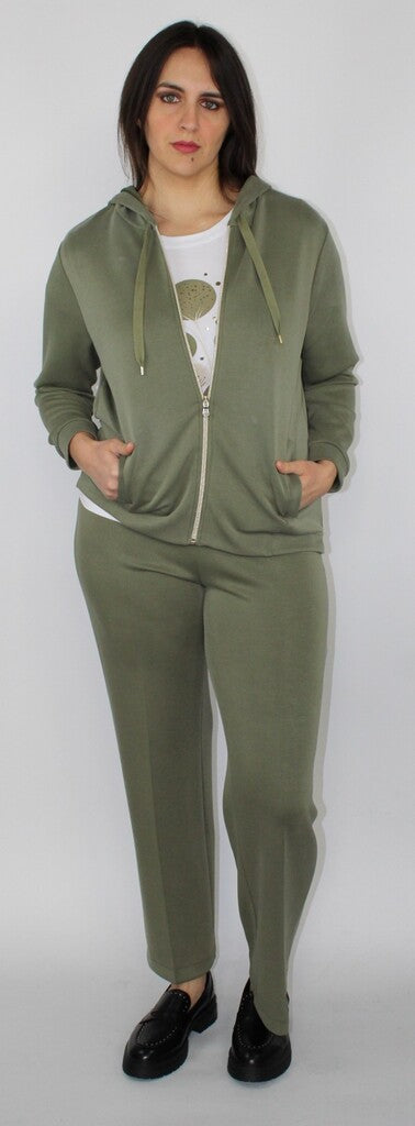 Pantalone donna verde salvia in tessuto morbido con gamba dritta