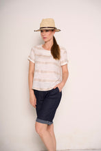 Carica l&#39;immagine nel visualizzatore di Gallery, Pantaloncino in denim blu con risvolto
