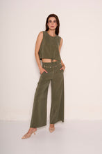 Carica l&#39;immagine nel visualizzatore di Gallery, Pantaloni gamba larga verde militare
