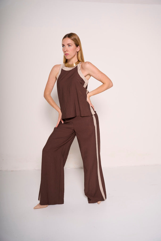 Pantalone ampio marrone con fascia laterale