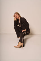 Pantalone ampio con bande laterali