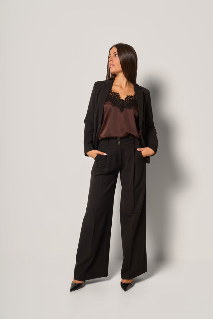 Pantalone a palazzo donna elegante