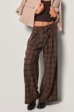 Carica l&#39;immagine nel visualizzatore di Gallery, Pantaloni a palazzo a quadri con cintura
