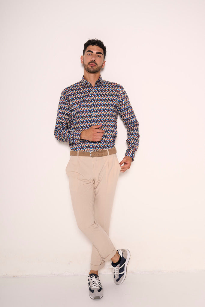 Pantaloni con pences e risvolto