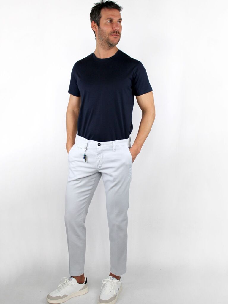 Pantalone dritto con ciondolo