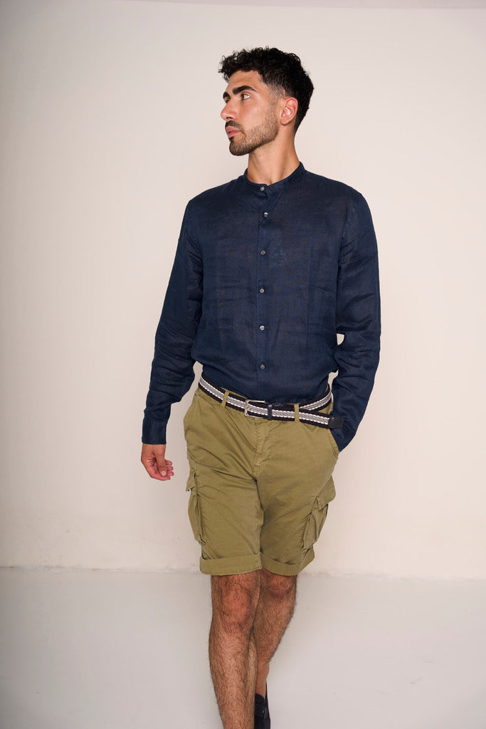 Pantaloncini color salvia con tasconi e risvolti