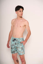 Carica l&#39;immagine nel visualizzatore di Gallery, Costume da bagno uomo con stampa tropicale
