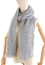 Carica l'immagine nel visualizzatore di Gallery, Sciarpa Donna – Modello Morbido Bouclé
