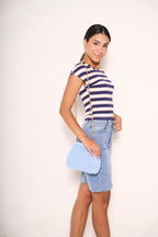 T-shirt a righe blu e bianche