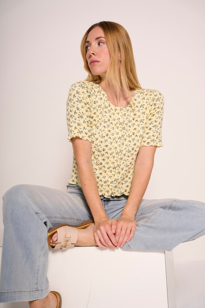 T-shirt floreale pastello