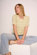 T-shirt floreale pastello